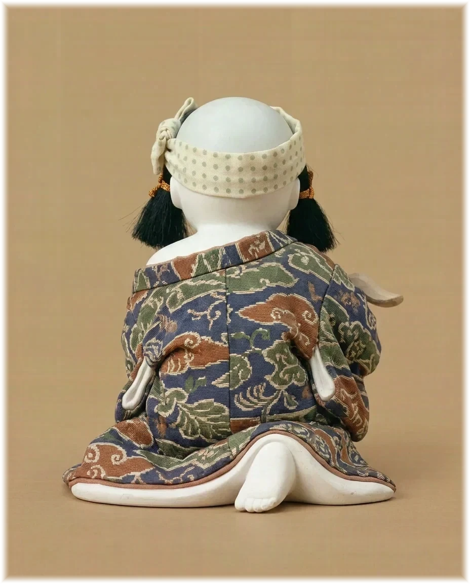 Kaga dolls — Back