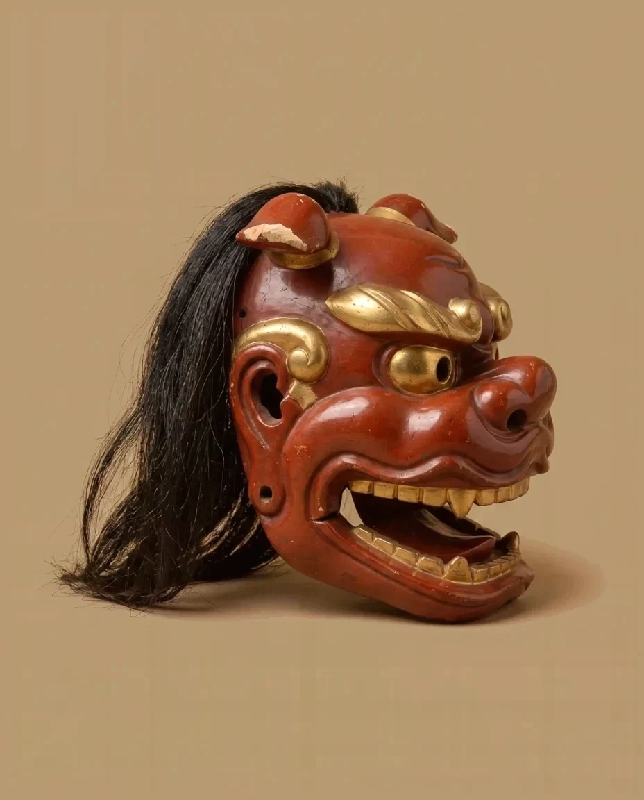 Lion head — from the right
